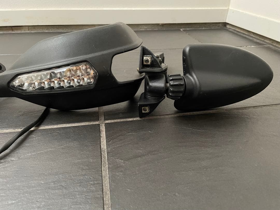 ドゥカティ ハイパーモタード1100S 純正ミラー 左右セット 片側破損あり