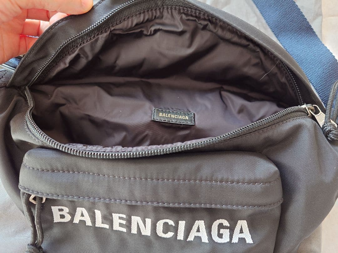 【極美品】 BALENCIAGA ボディバッグ ウエストポーチ ショルダーバッグ