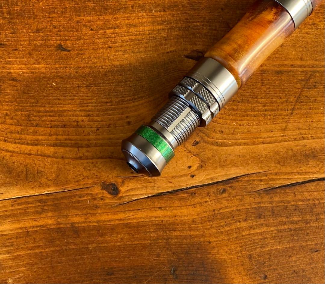 超軽量　カーボンロッド　トラウトロッド　長さ調節できるロッド　ウッドグリップ