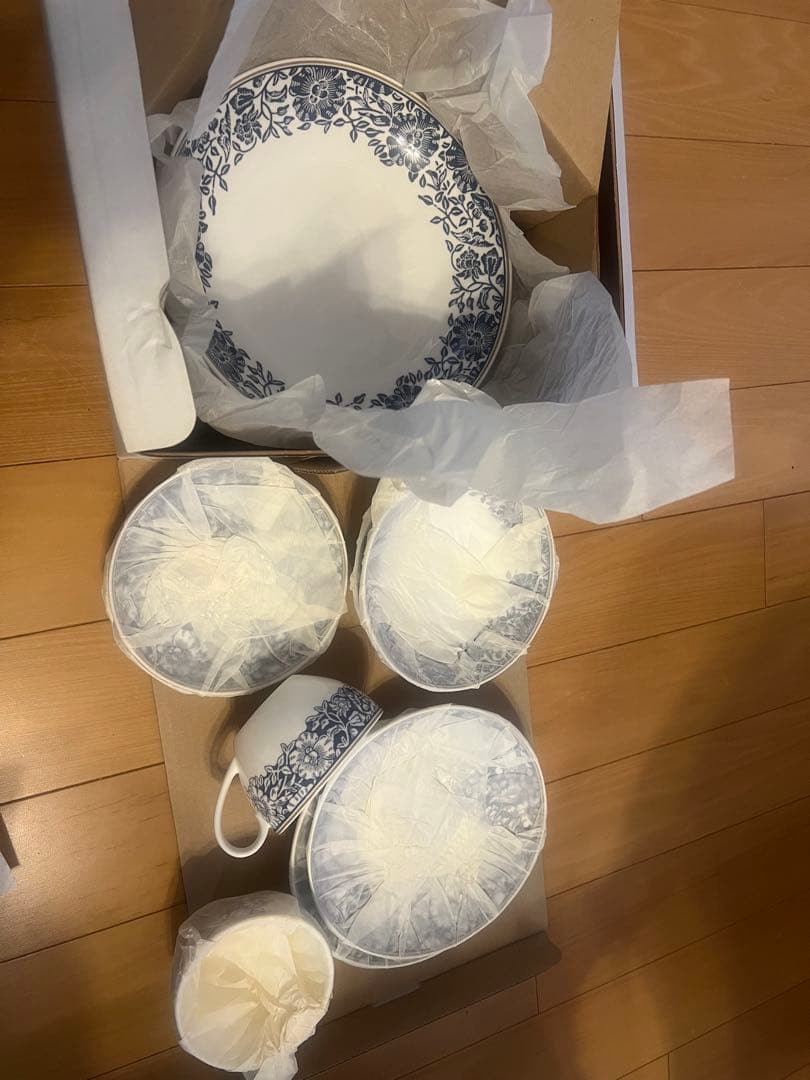 タッパーウェア　テーブルウェアセット　マロウ2