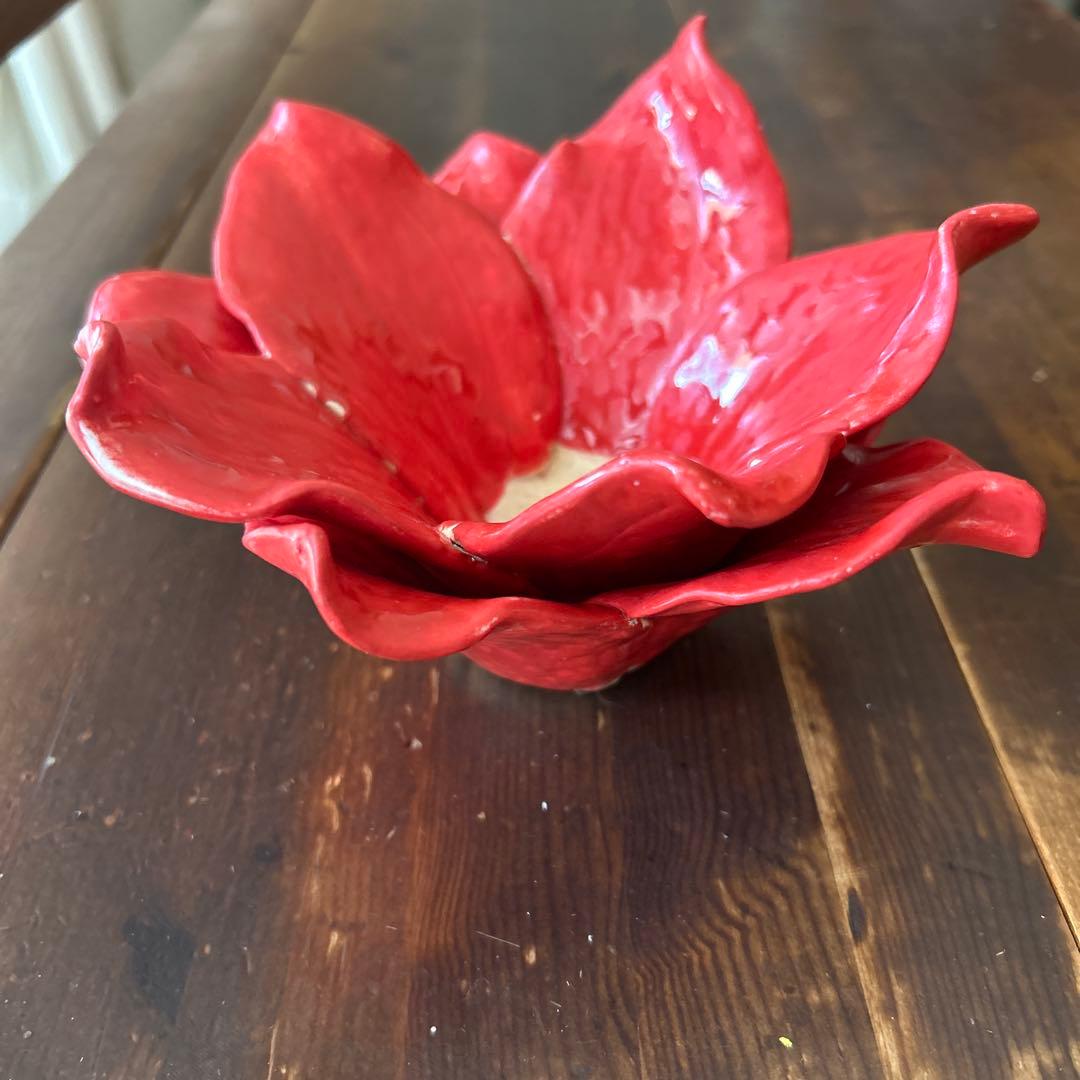 作家　陶芸作家　田中恒子　花びら　葉っぱ　器