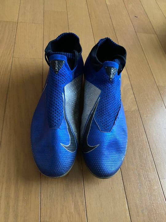サッカースパイク　NIKE ファントム　AG 27.5センチ
