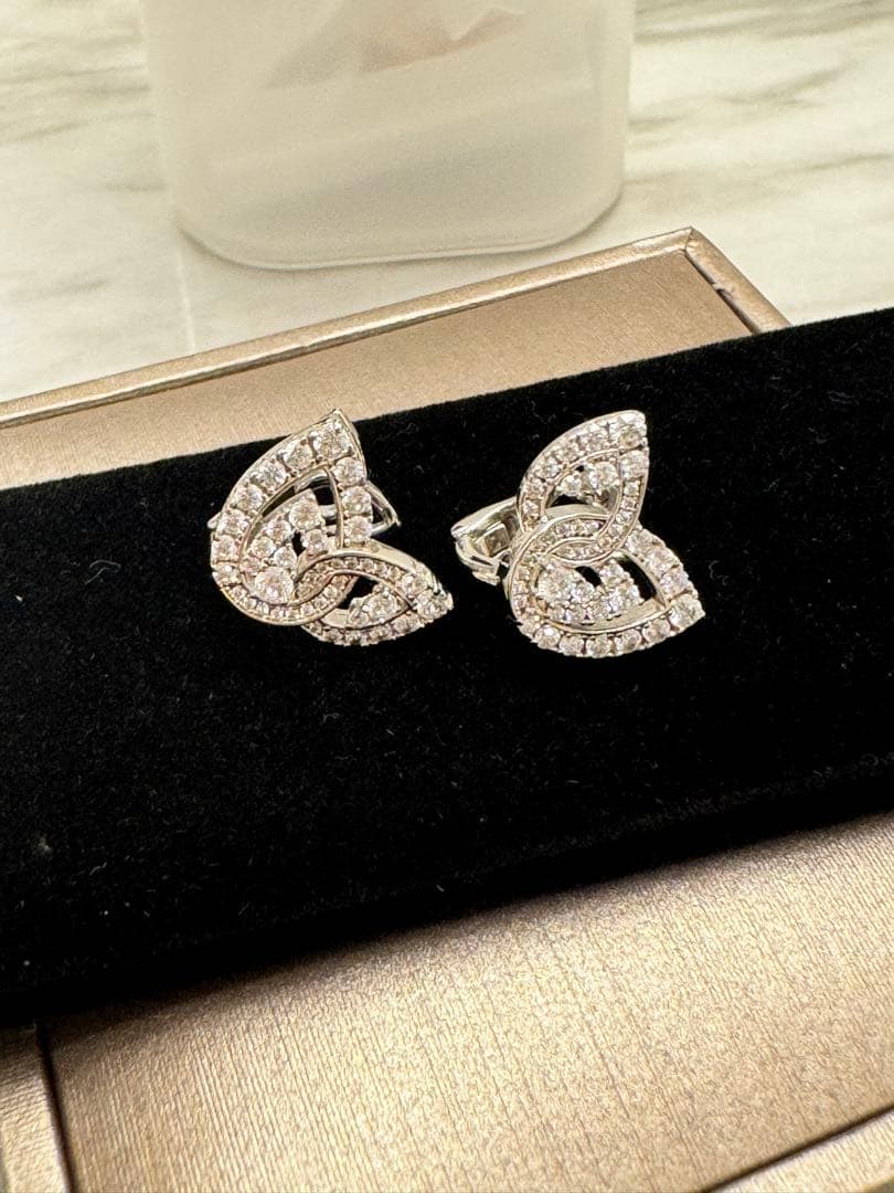 クリスタル装飾 三つ葉デザインピアス　まとめ専用