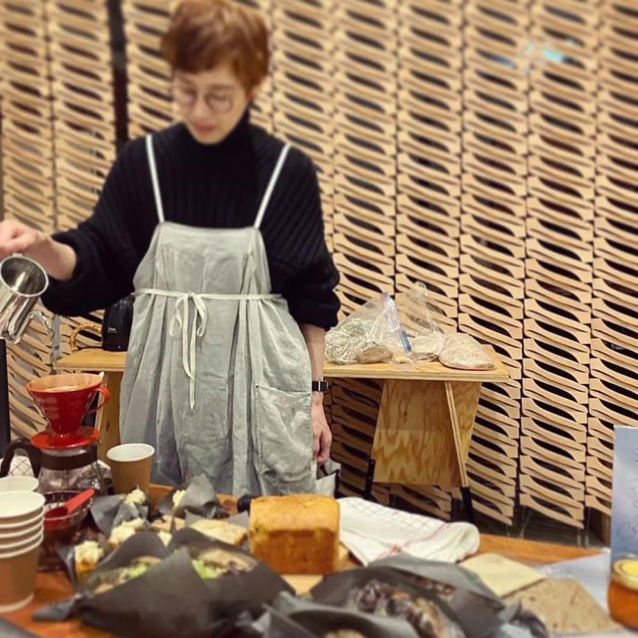 gather/エプロンドレス