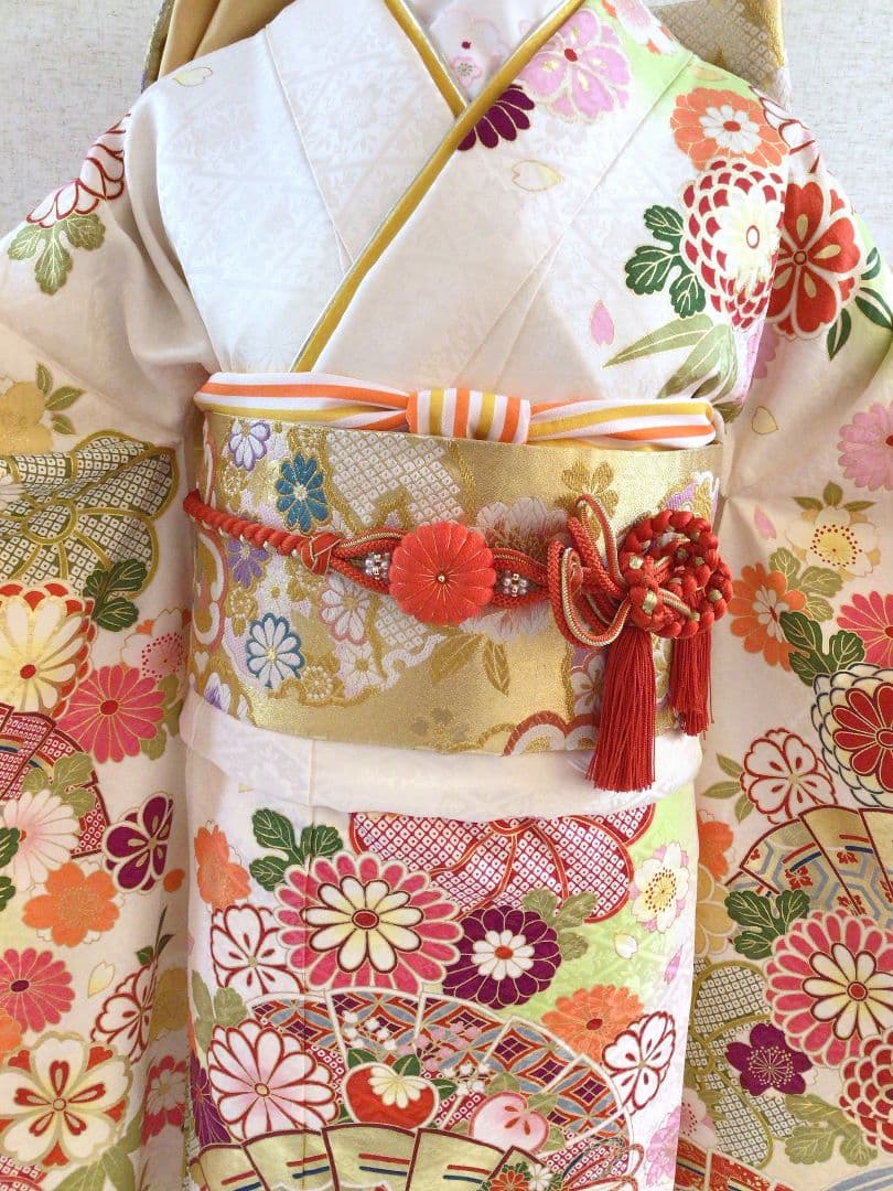 振袖、帯、重ね襟　古典　白