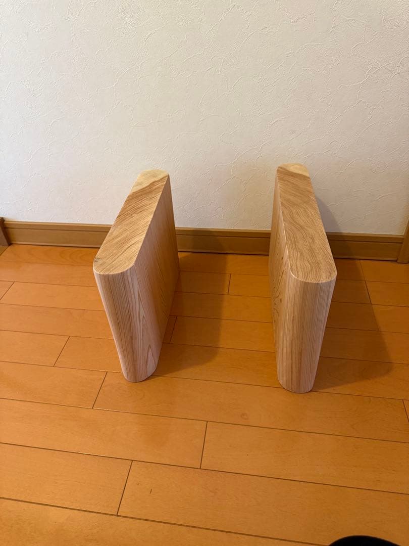 天然杉一枚板ローテーブル蜜蝋ワックス仕上げ‼️