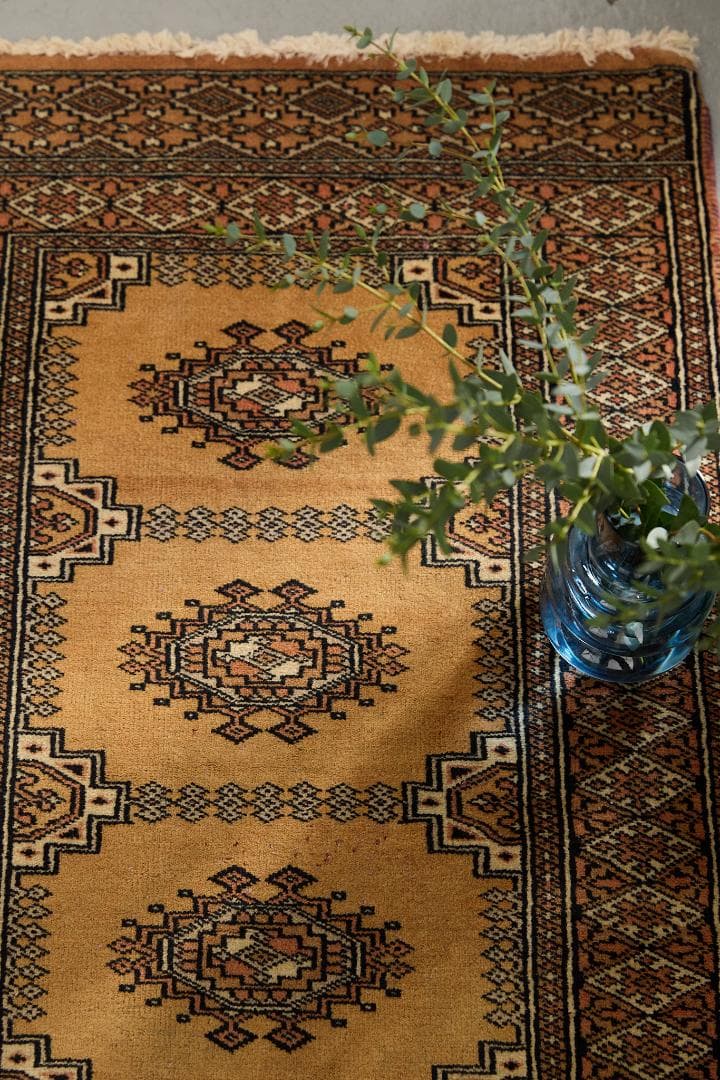 ヴィンテージラグ　トライバルラグ　パキスタン産（93×60cm）アース　黃　茶