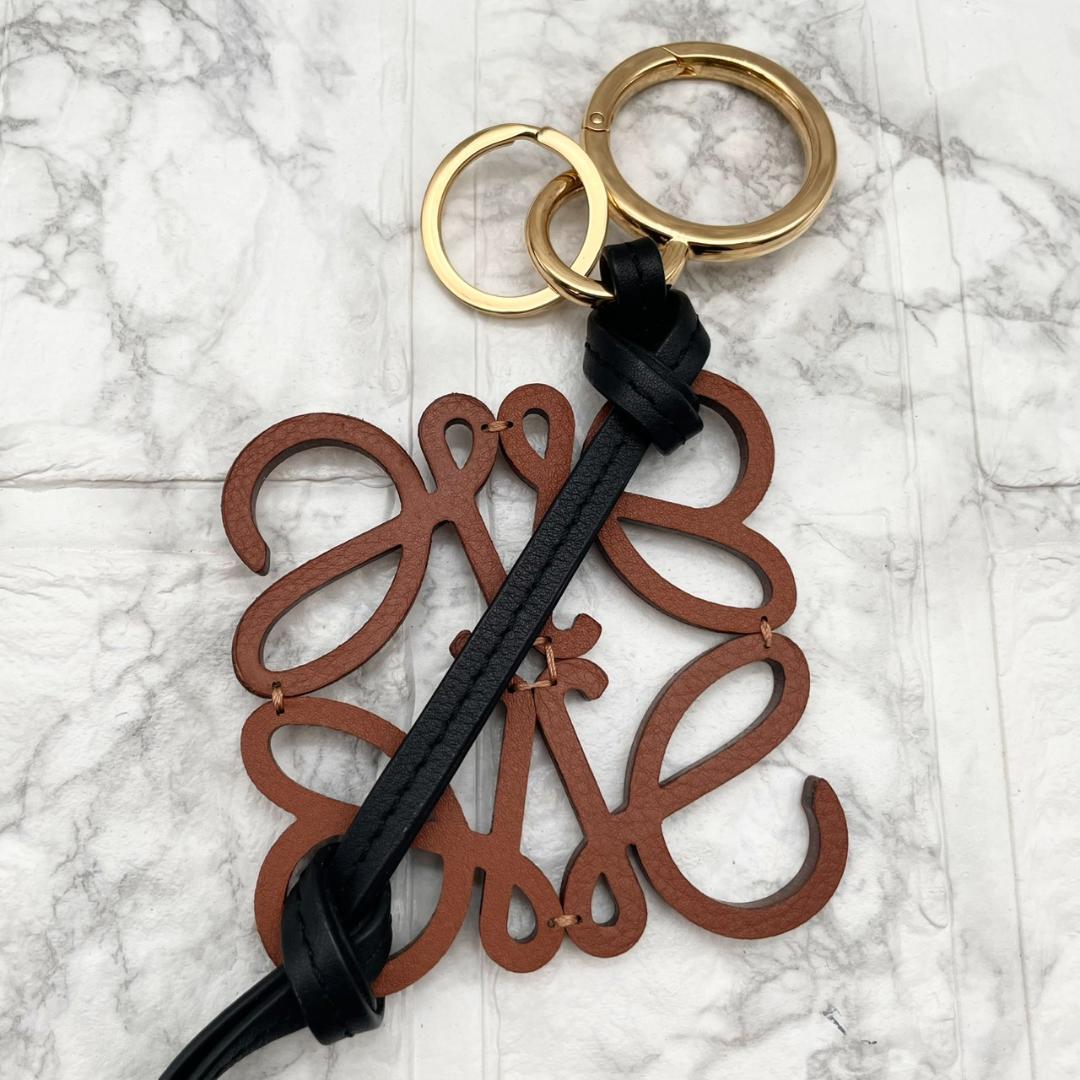 未使用級✨ ロエベ LOEWE アナグラム キーリング バッグ チャーム