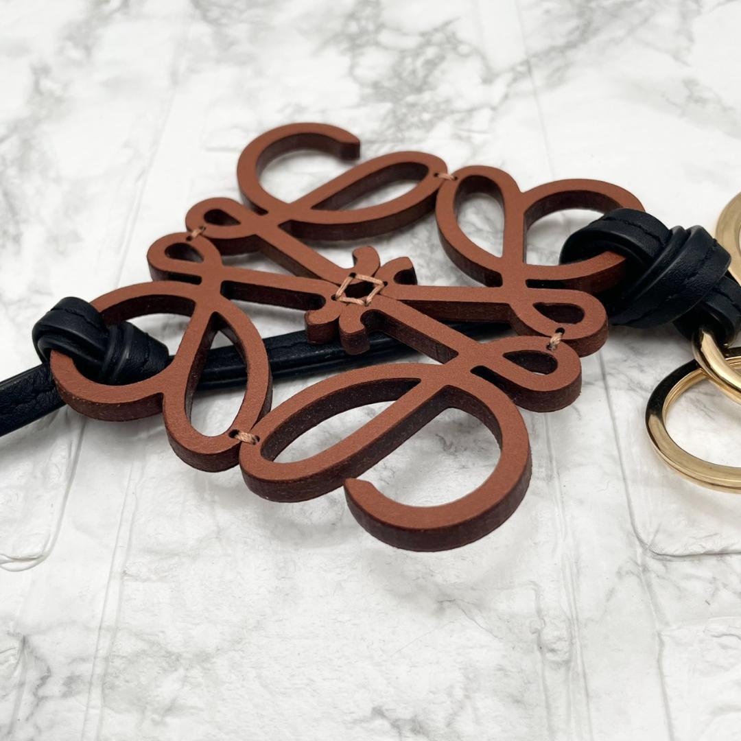 未使用級✨ ロエベ LOEWE アナグラム キーリング バッグ チャーム