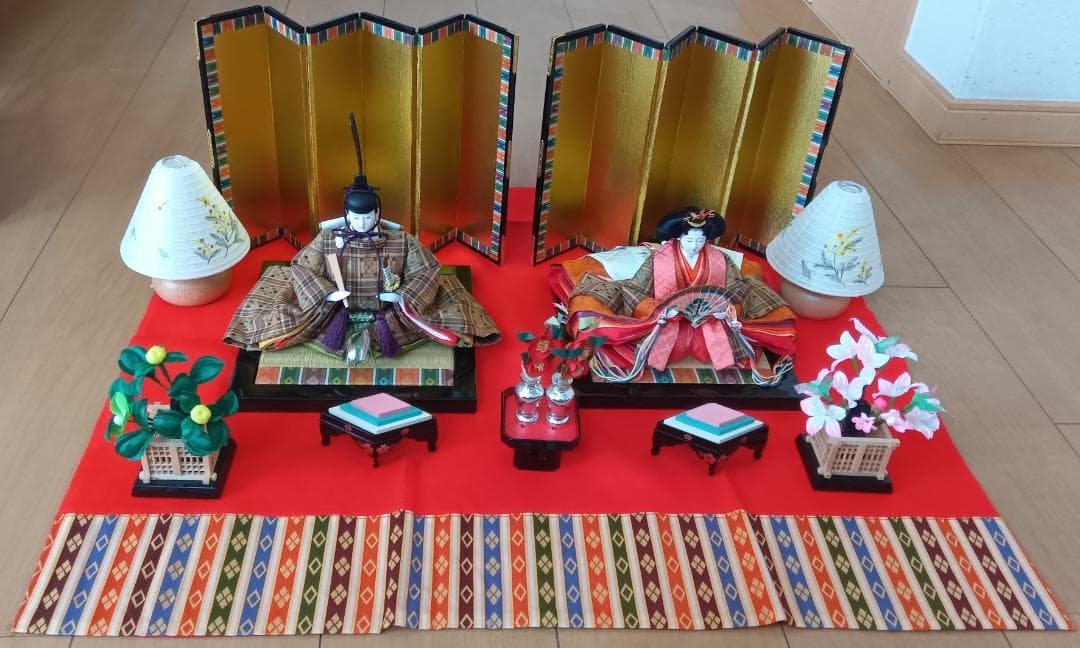 雛人形 親王床飾り 1体サイズ　縦横20センチ×高さ16センチ