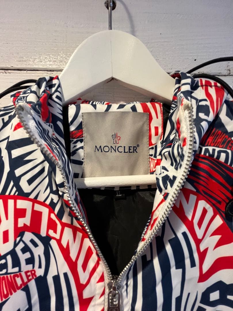 MONCLER 波模様ウィンドブレーカー　XL パーカー付き