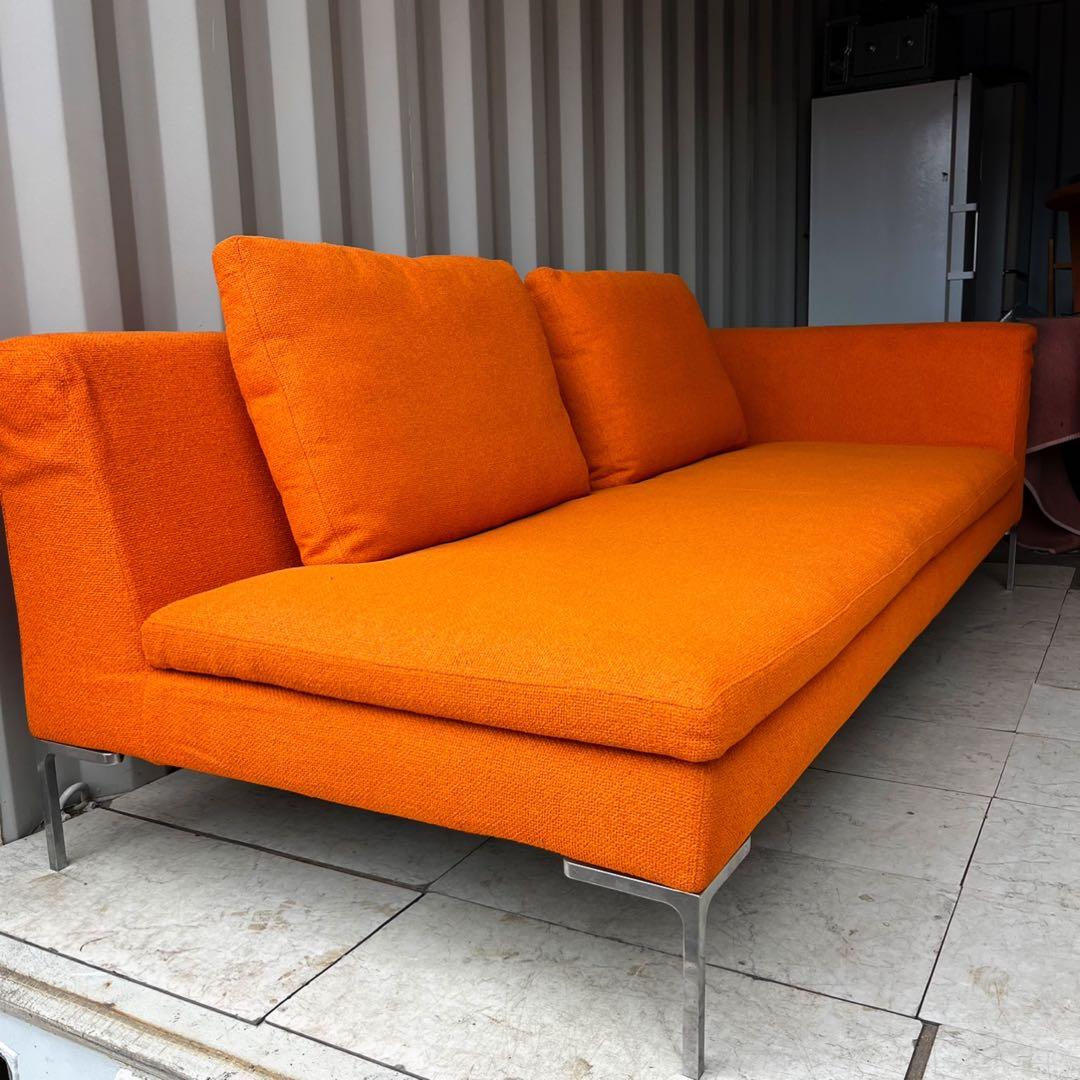 取付無料！b&bイタリア チャールズ オレンジファブリック右アームソファ✨