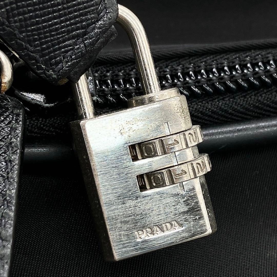 【PRADA】キャリーケース　旅行鞄　三角ロゴプレート　ナイロン　ブラック