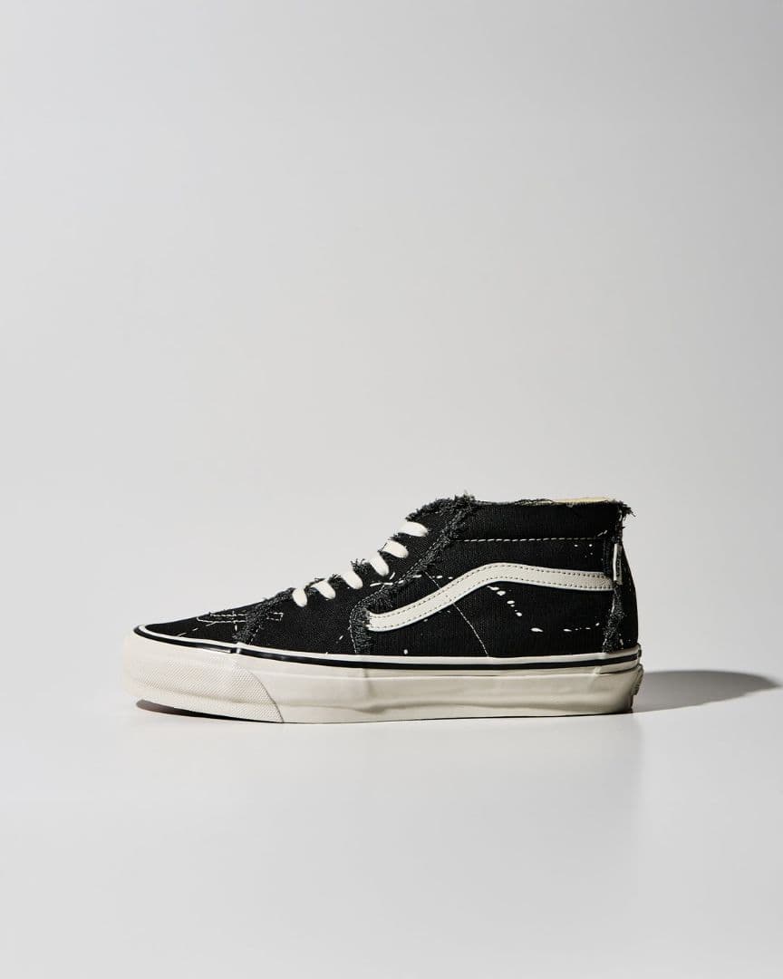 invincibleコラボ【新品/25cm】VANS SK8-MID バンズ 黒
