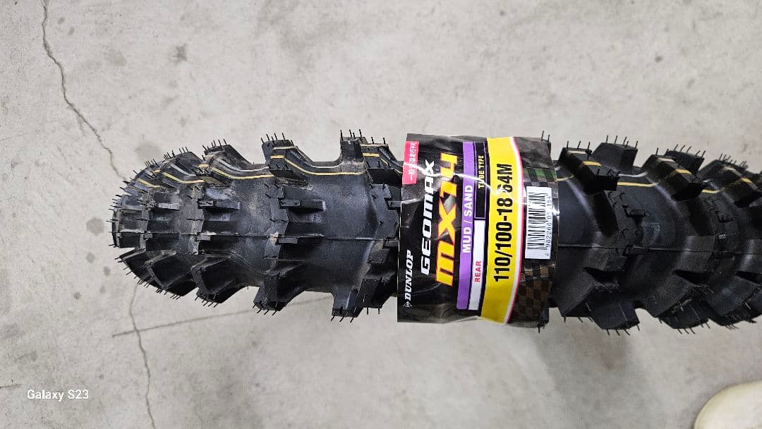 オフロードタイヤ 110/100-18 新品 2024年製　エンデューロ