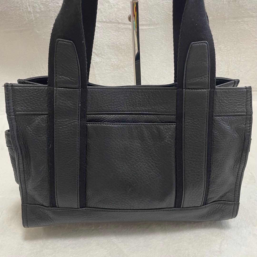 美品　トリーバーチ　トートバッグ　エンボスロゴ　レザー　ブラック　A4