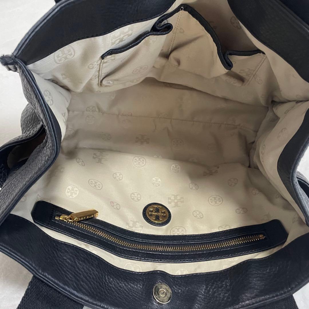 美品　トリーバーチ　トートバッグ　エンボスロゴ　レザー　ブラック　A4