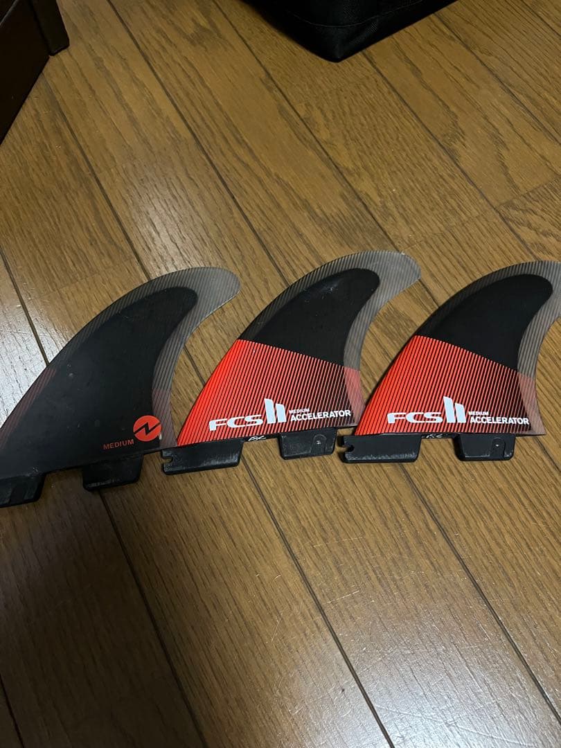 チ*君様 FCS Accelerator Medium サーフボードフィン