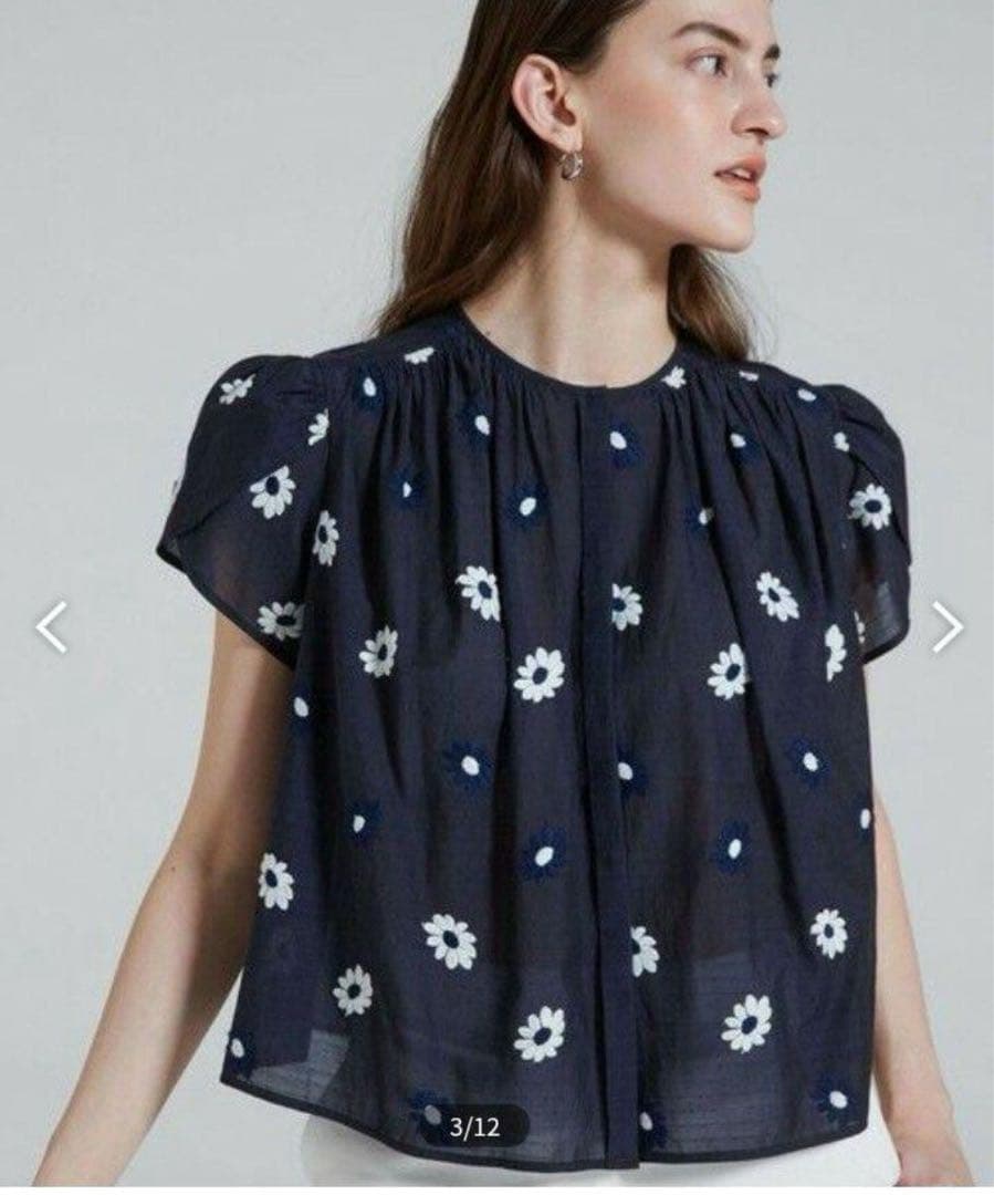 美品 トゥモローランド マーガレット刺繍 エンブロイダリー ギャザーブラウス 紺