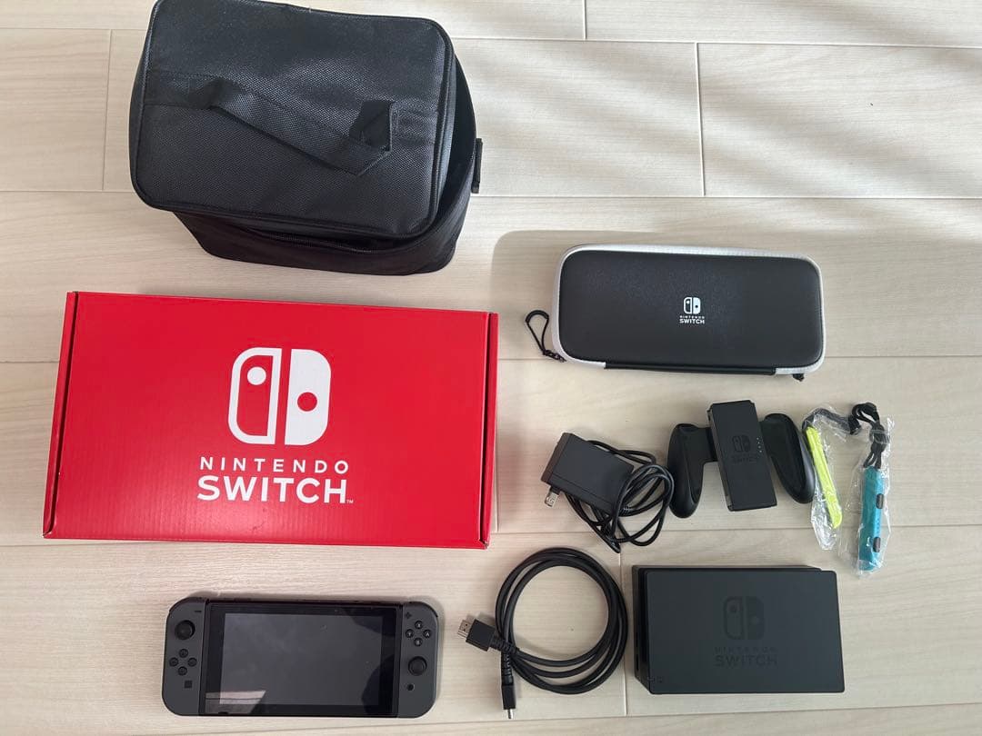 Nintendo switch本体　周辺機器　ケース