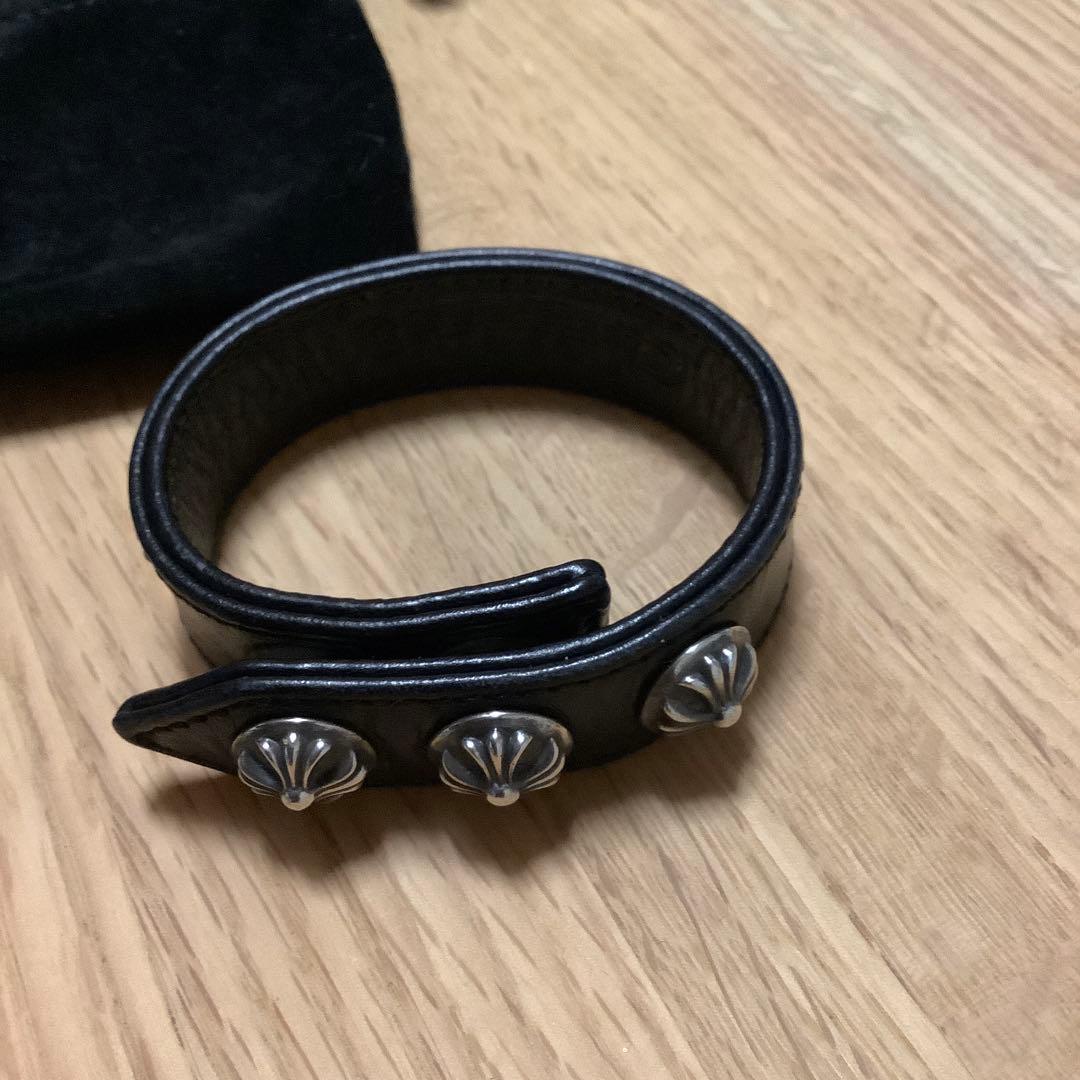 レザー ブレスレット 黒 シルバー装飾 付属ポーチ付き
