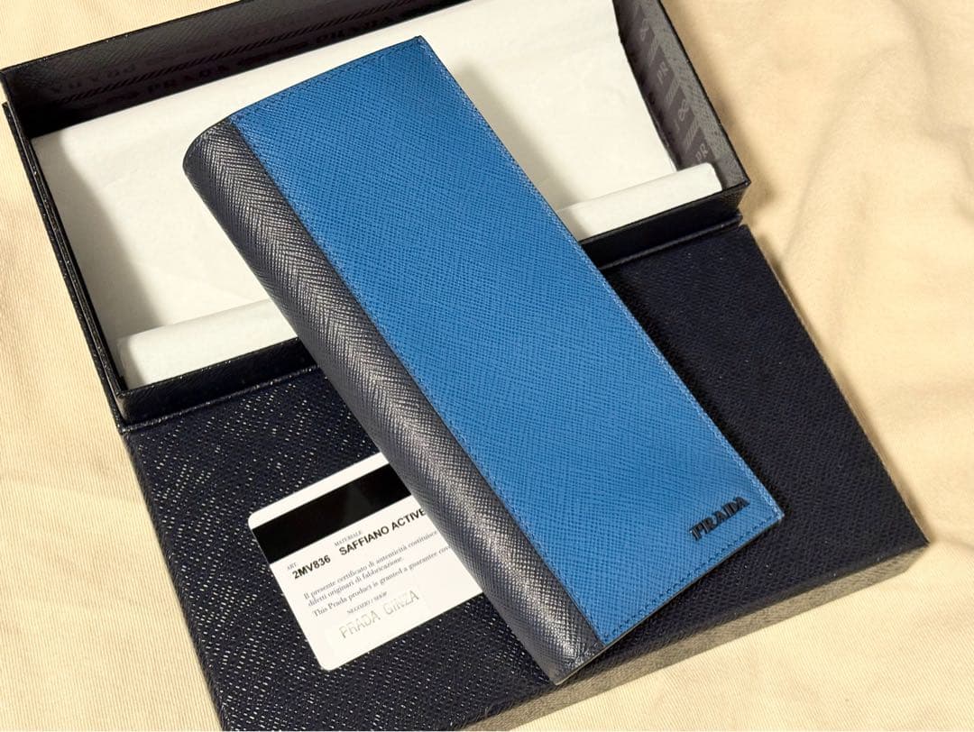 ■定価12万 未使用品■PRADA 長財布 ネイビー 二つ折り財布 2ML836
