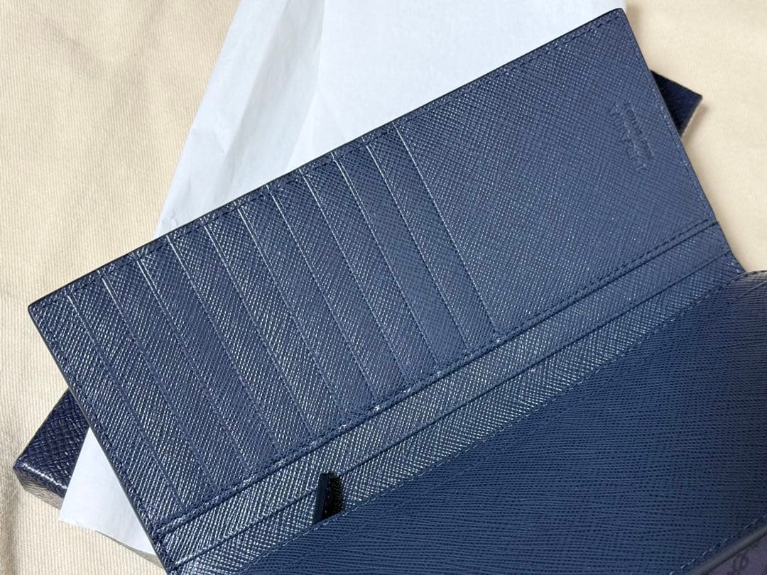 ■定価12万 未使用品■PRADA 長財布 ネイビー 二つ折り財布 2ML836