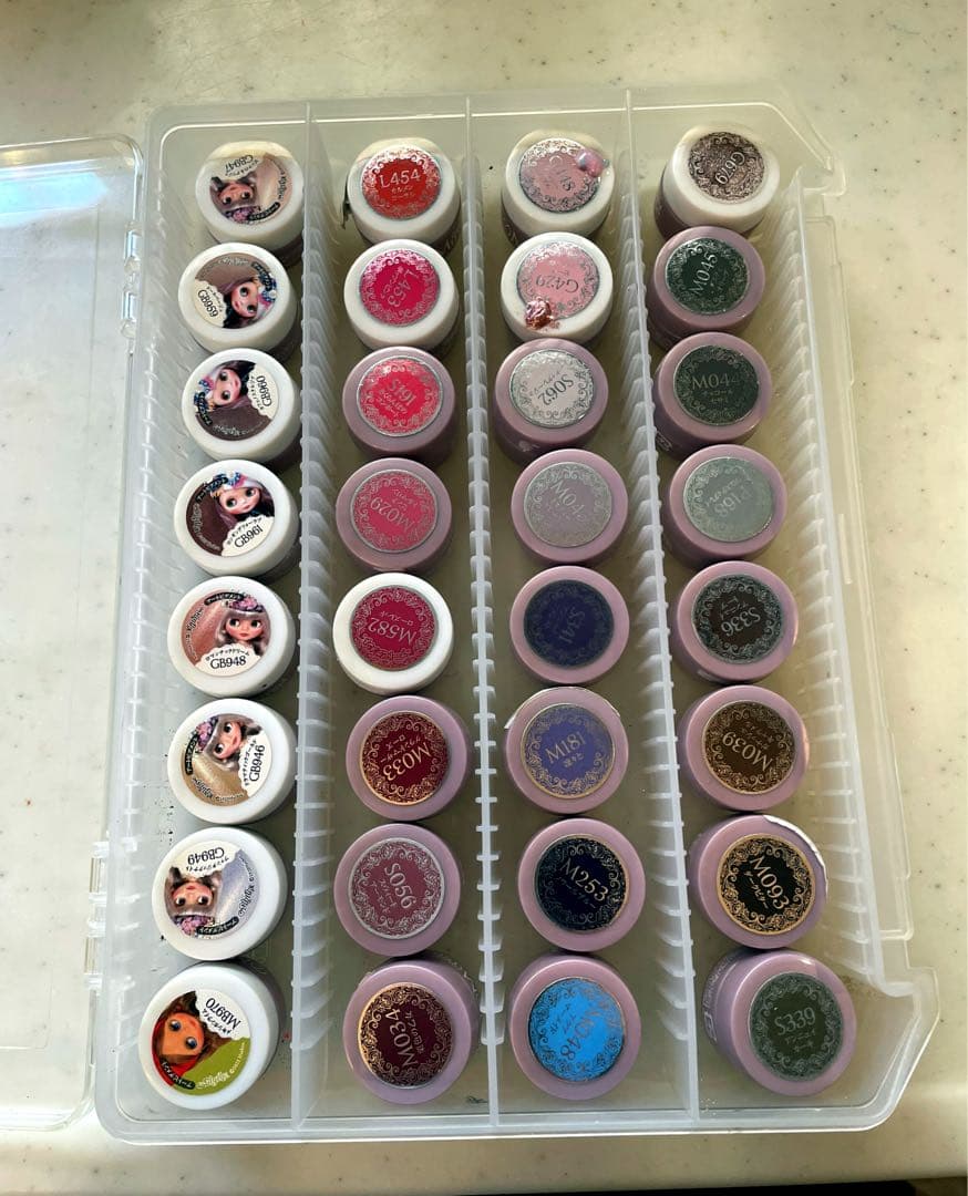 プリジェル　カラーまとめ売り32個 開封済み ミューズ　ジェルネイル