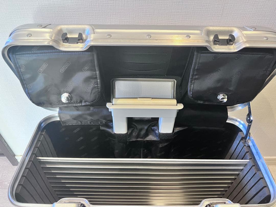 【入手困難】廃盤 旧型 RIMOWA リモワ パイロット 4輪