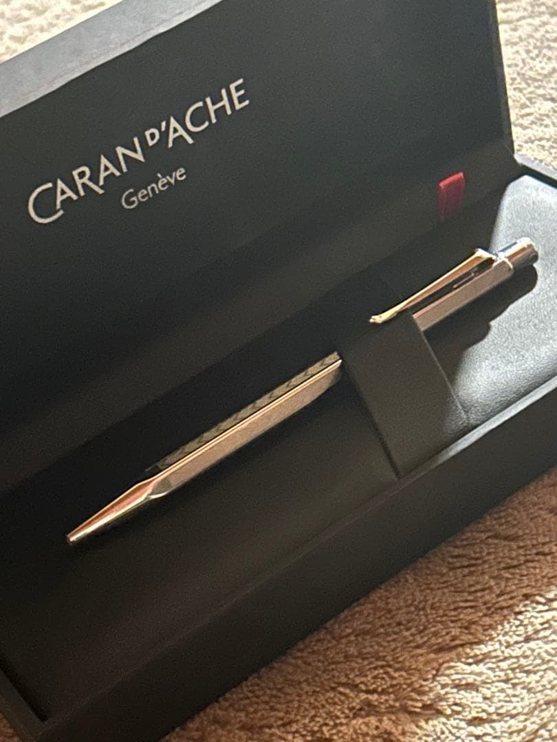 カランダッシュエクリドール シェブロン