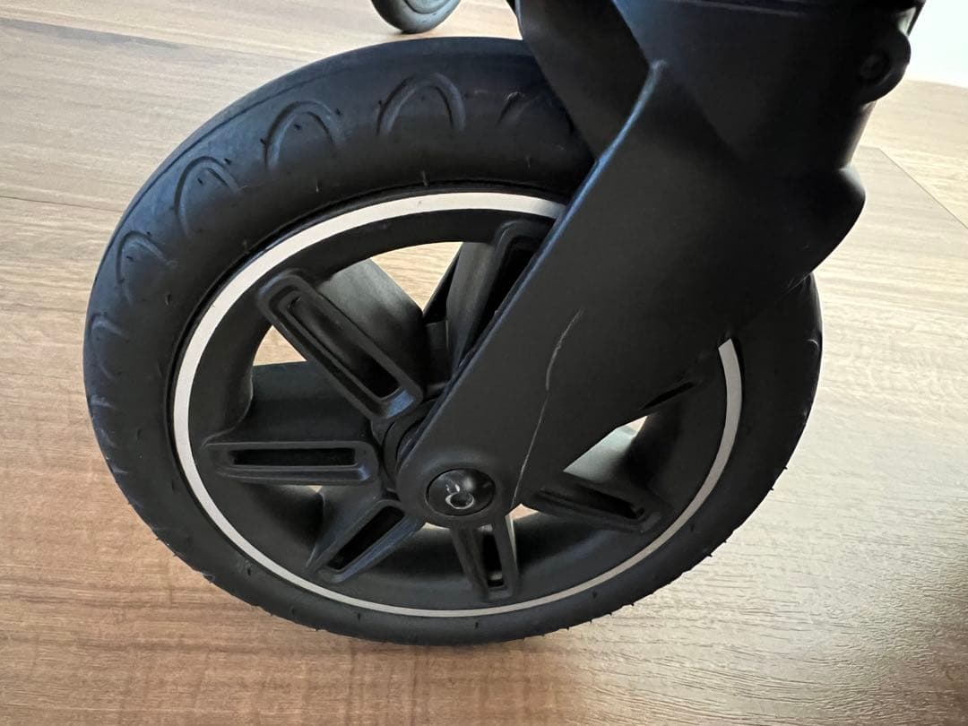 nuna ベビーカー triv