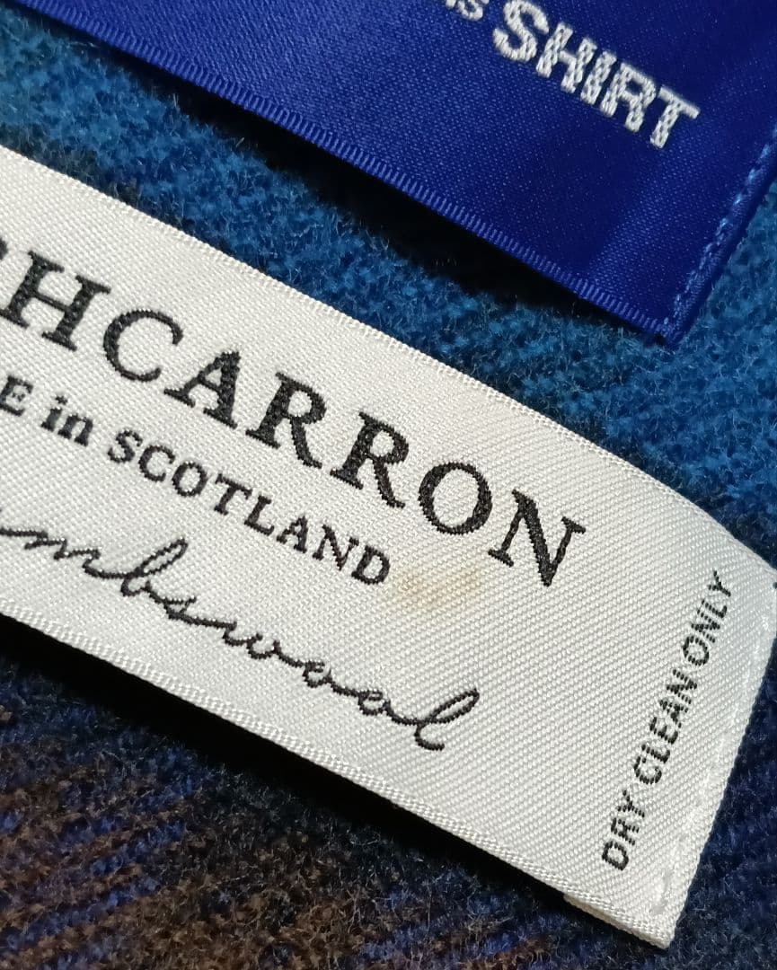 『コムデギャルソンシャツ』×『ロキャロン』コラボ 大判ウールストールポンチョ