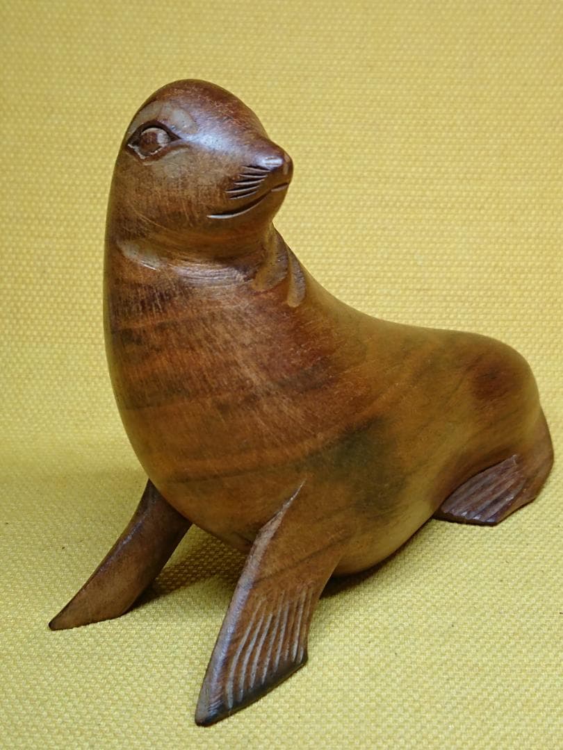 アザラシ　木彫　オブジェ　置物　インテリア　工芸品　美術品　A2742