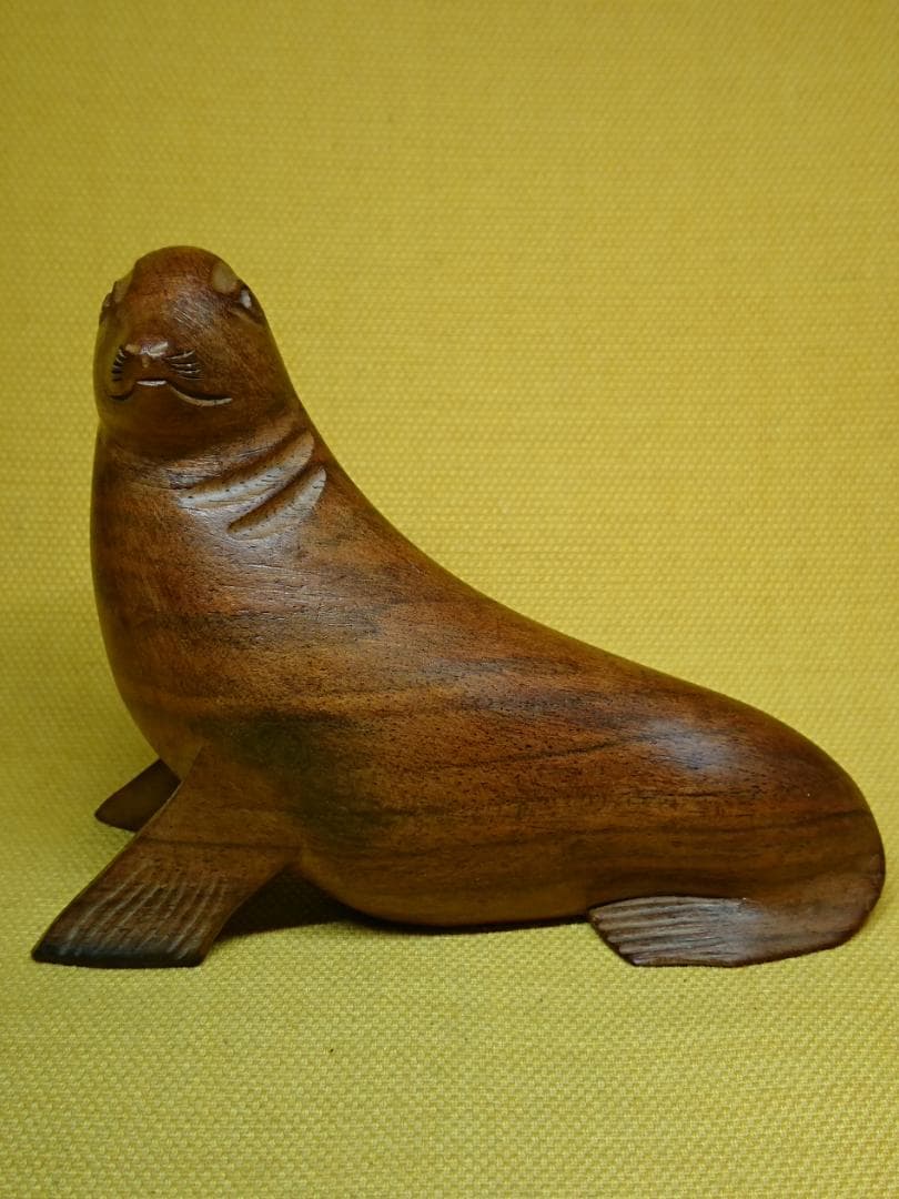 アザラシ　木彫　オブジェ　置物　インテリア　工芸品　美術品　A2742