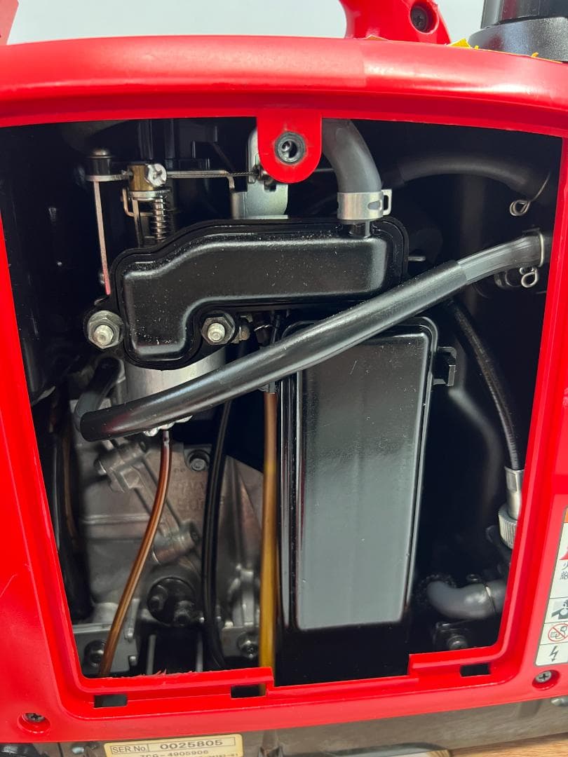 SHINDAIWA 新ダイワ インバーター発電機 iEG900M 動作良好 ♪