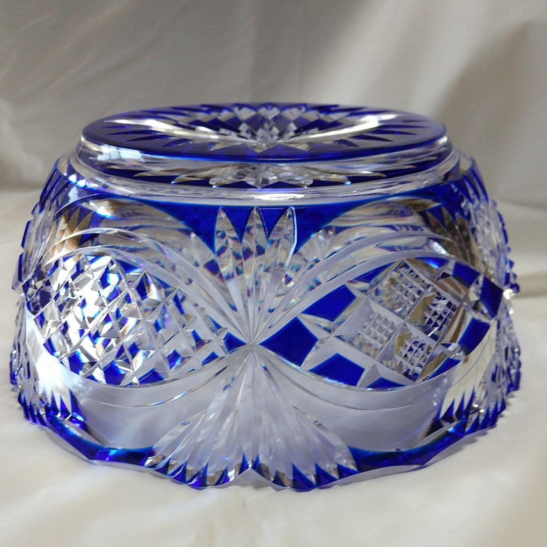 須田秀石 江戸切子 瑠璃被せ輪花爪枠ダイヤ文 菓子鉢