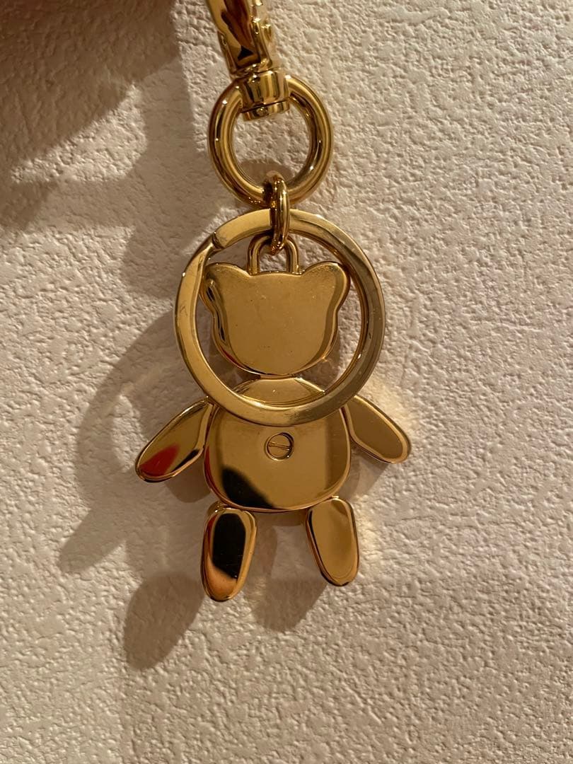 PRADA クマ型キーホルダー ピンク ゴールド