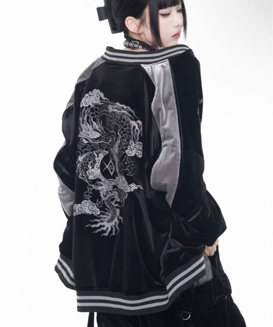 『REFLEM/レフレム』ドラゴン刺繍ベロアスカジャン　ブラック×グレー