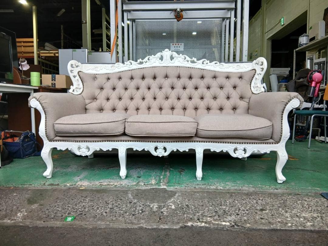 クラシック ベージュ ソファ 3人掛け　209