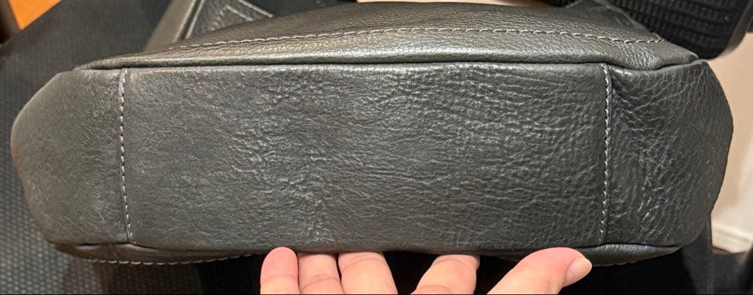 セール 極美品 土屋鞄 トーンオイルヌメ ワンショルダートート ブラック