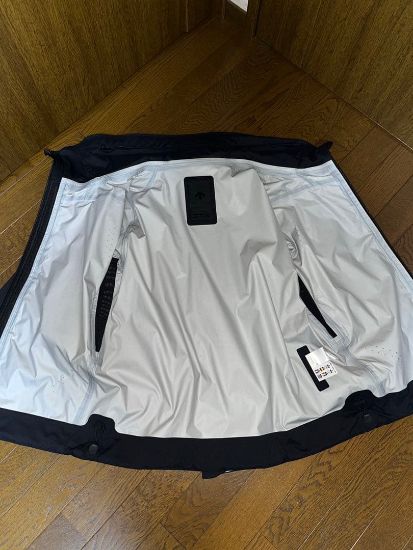 DESCENTE ALLTERRAIN ハードシェルジャケット　クレアス