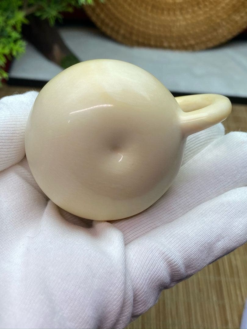 天然マンモス牙美しい手作り彫刻　1ポットの置物　握り物