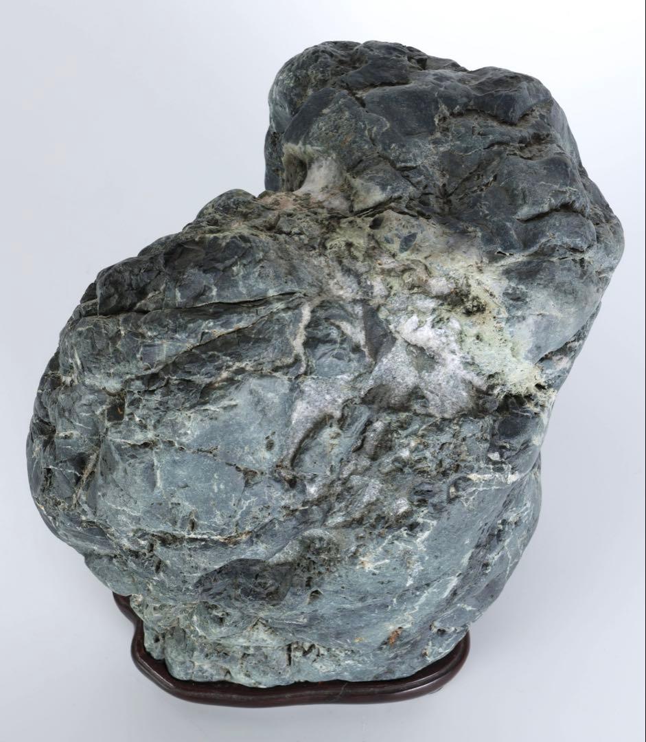 滝石 水石 添景 在銘台座付 12.5kg 盆石 鑑賞石 天然石 遠山石 飾石