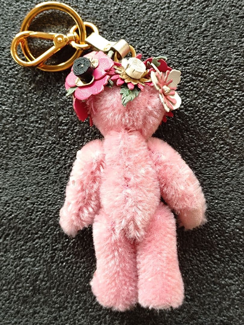 ★★希少 PRADA 花飾り付きクマのキーホルダー★★