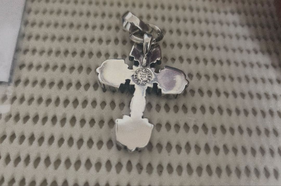 クロムハーツ フィリグリークロスペンダント XS with ベイル　早い者勝ち