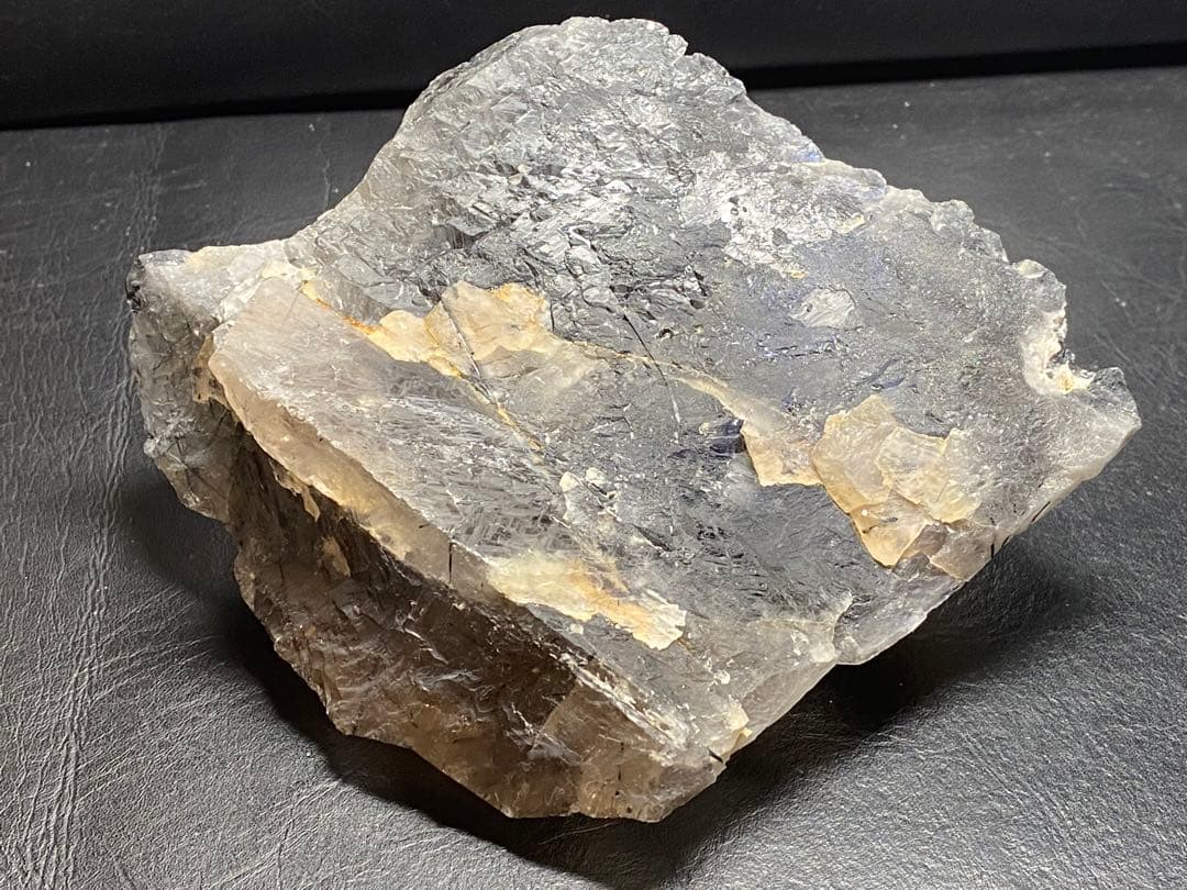 ザギマウンテンクォーツ　ザギ水晶　ザキ鉱山　エジリン　873gラビカイト入り