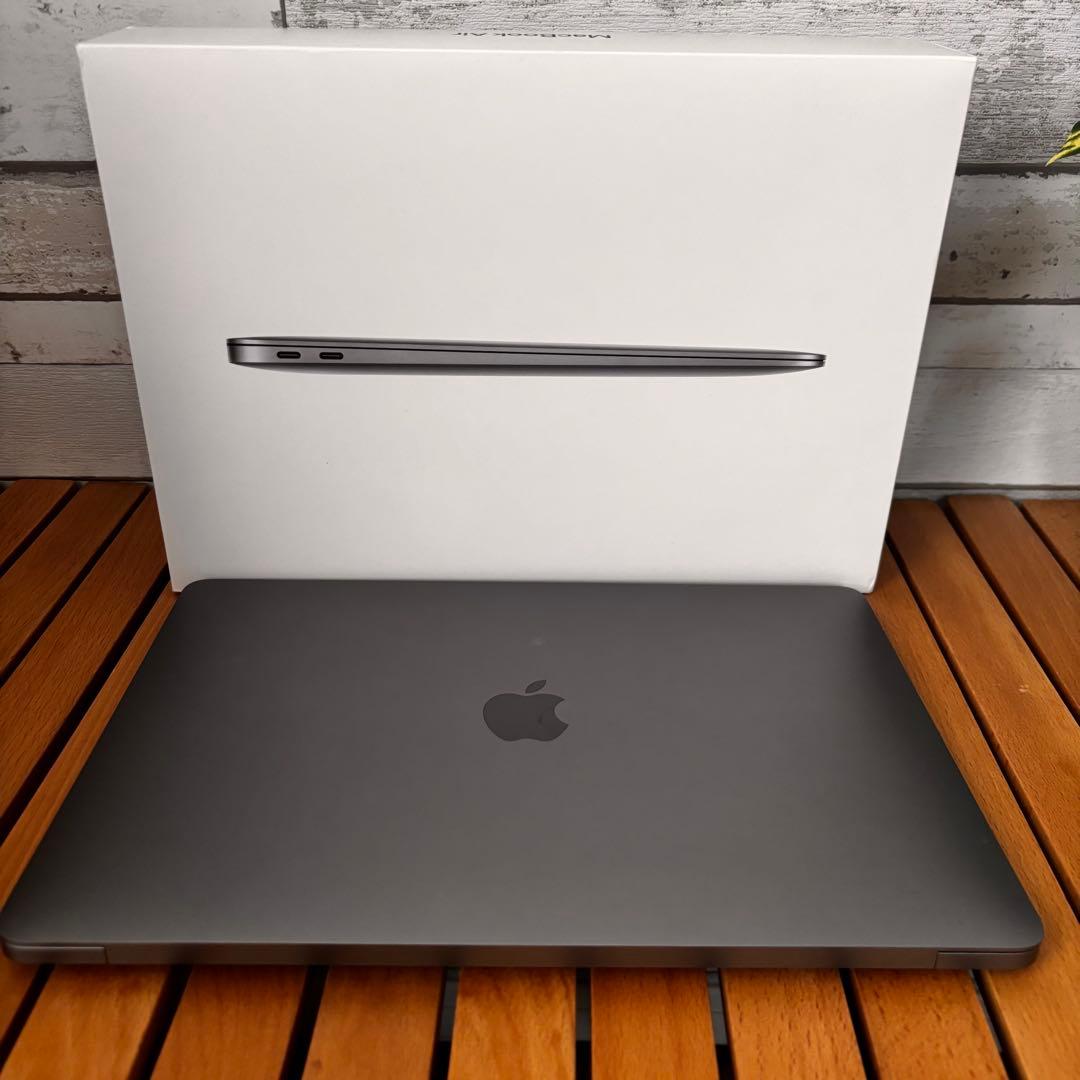 f*0様 Apple MacBook Air M1 13インチ 8GB 256G
