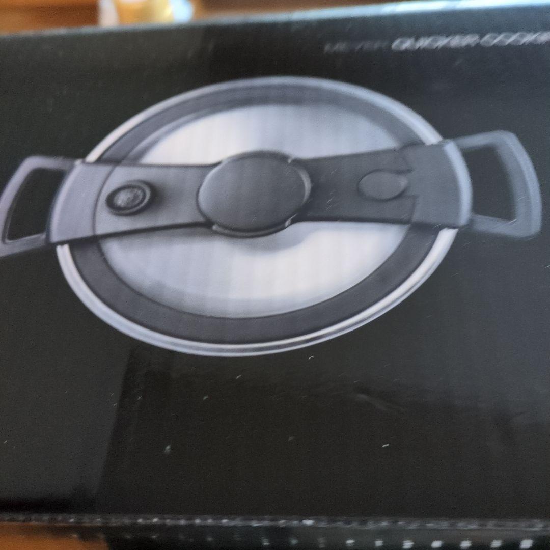 圧力鍋 直径18cm 2.5L ブラック