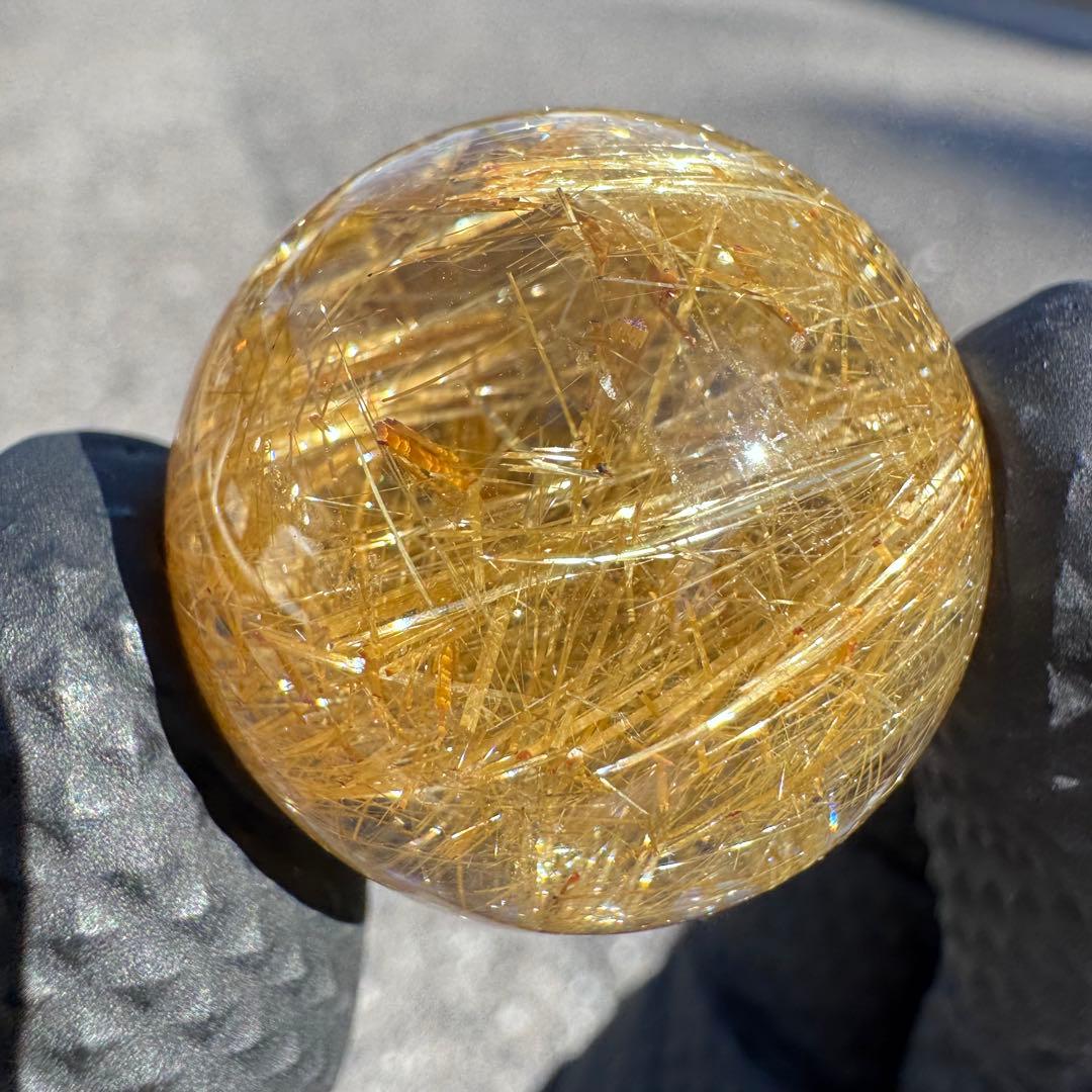 M-41高品質タイチンルチル丸玉　針密集 ゴールドルチルスフィア　天然石30mm