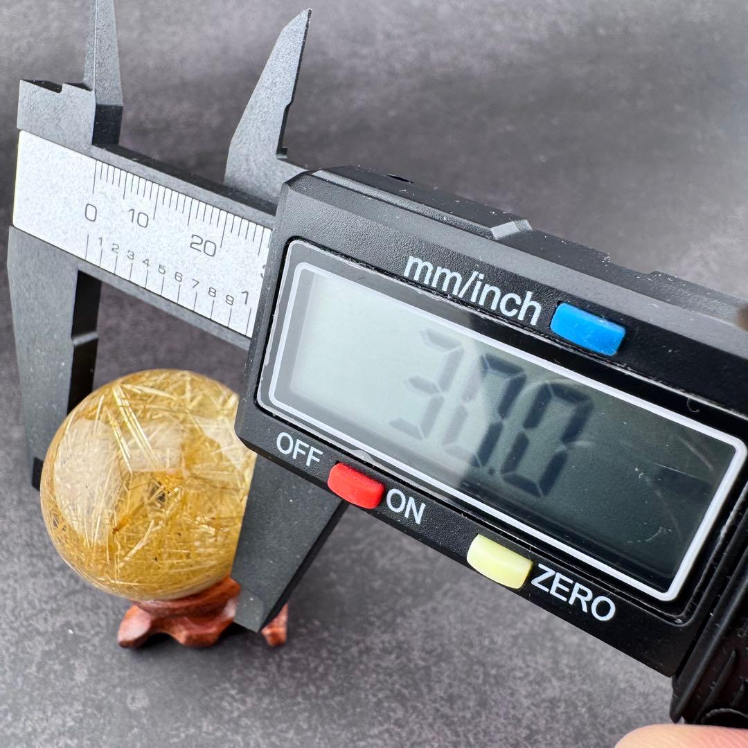 M-41高品質タイチンルチル丸玉　針密集 ゴールドルチルスフィア　天然石30mm